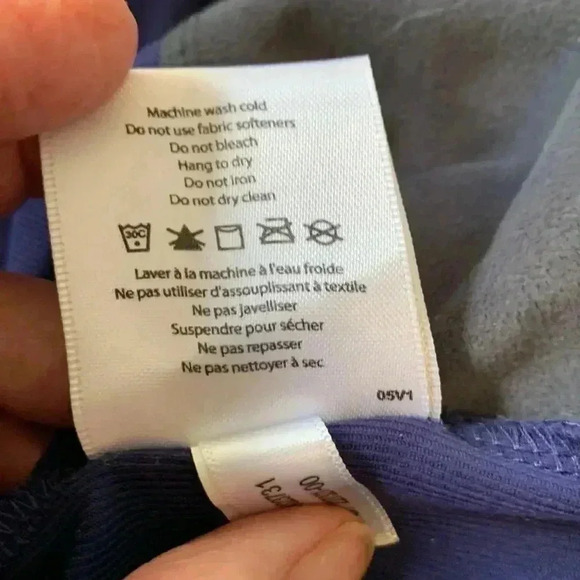 MEC NWOT athletic long sleeve with goggle/sunglass wipe - Picture 5 of 9